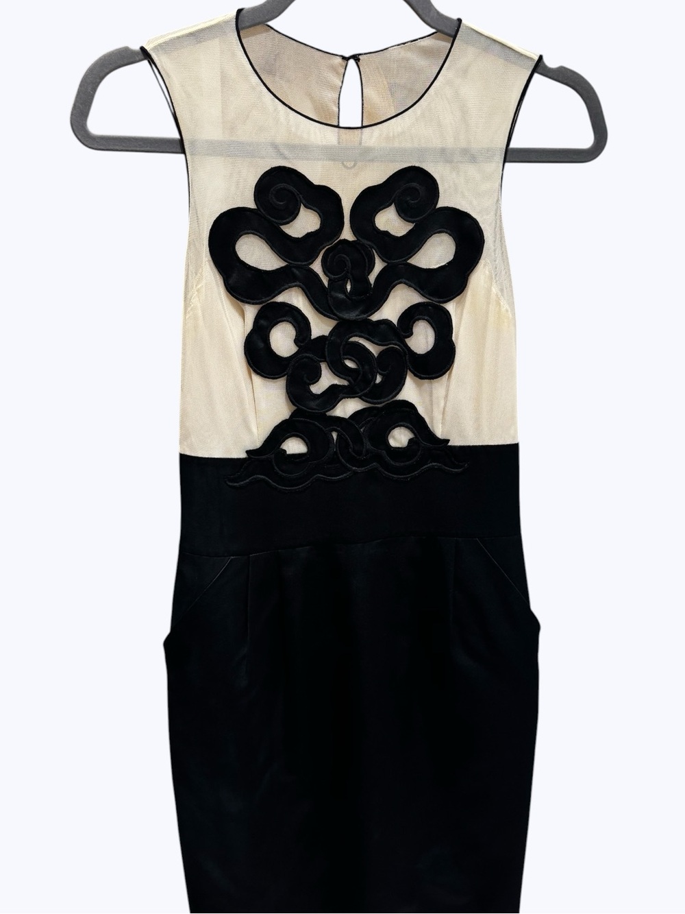 Vintage Vivienne Tam Silk  👗 
Off White & Black Dress